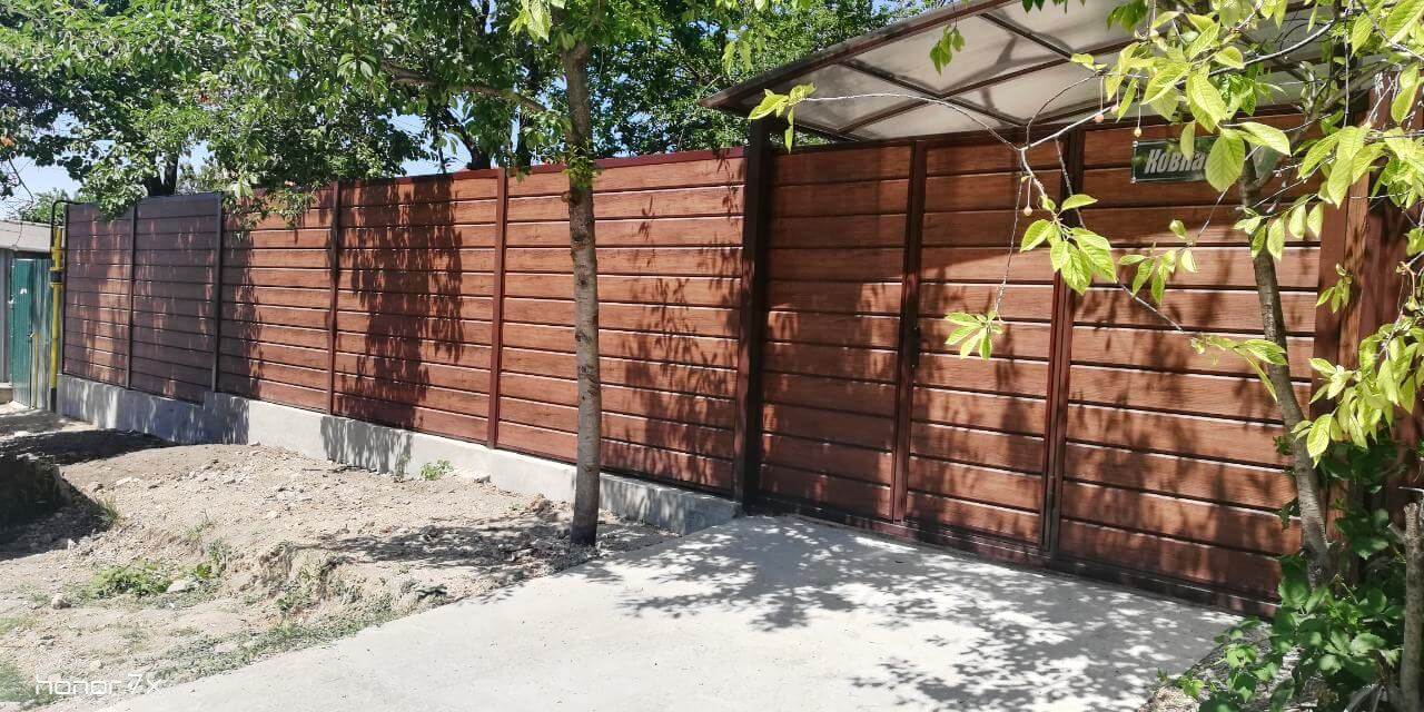 Забор из металлосайдинга ЕВРО-БРУС Каштан фото4 в Тобольске