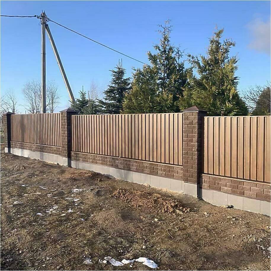 Забор из профлиста НС-21 цвет Printech темное дерево фото1 в Тобольске