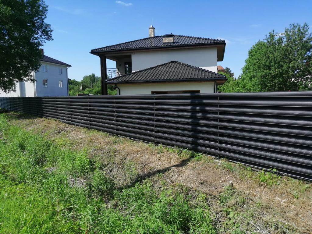 забор из штакетника Черный Стальной Бархат фото4 в Тобольске