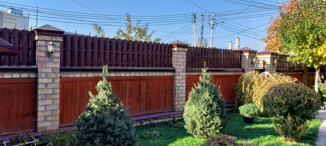 Забор из штакетника 90м Красный Каштан фото1 в Тобольске