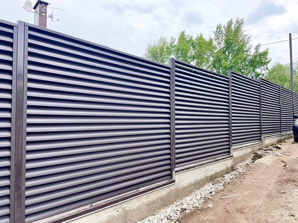 Забор-жалюзи с ламелями еврожалюзи 29м RAL8019/8019 Темный Шоколад МАТТЕ двухсторонний в Тобольске
