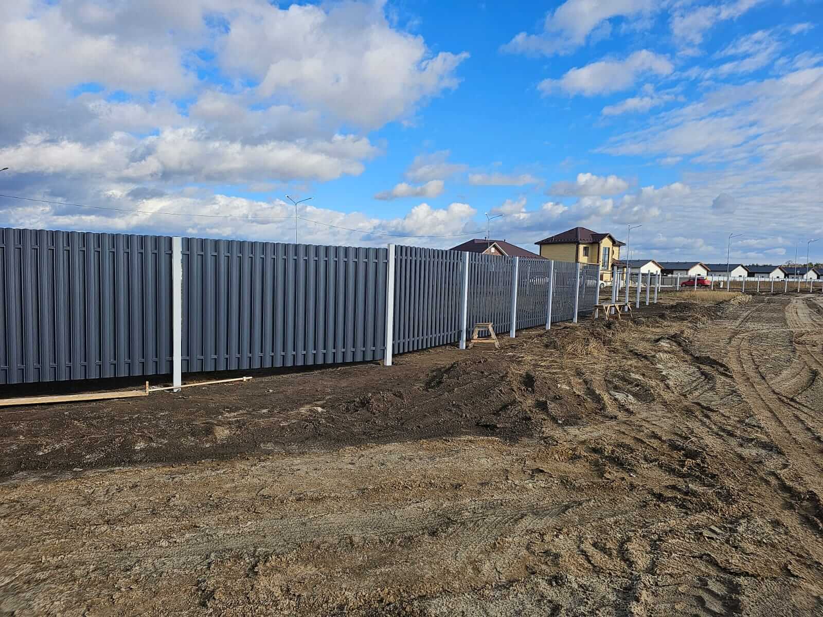 Забор из евроштакетника 234м RAL7024/7024 Серый Графит двусторонний фото 7 в Тобольске