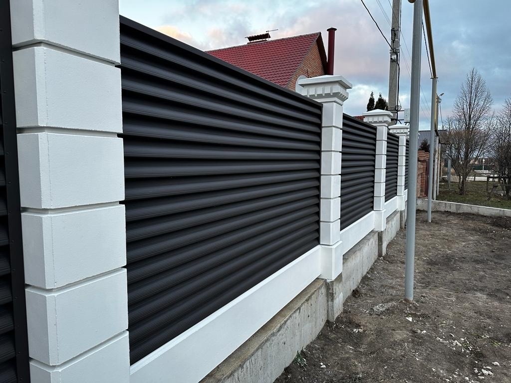 Забор из ламелей Еврожалюзи 35м RAL8019/8019 Темный Шоколад двусторонний MATTE в Тобольске