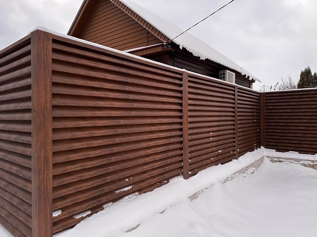 Забор-жалюзи из ламелей еврожалюзи 43м Каштан Printech фото 5 в Тобольске