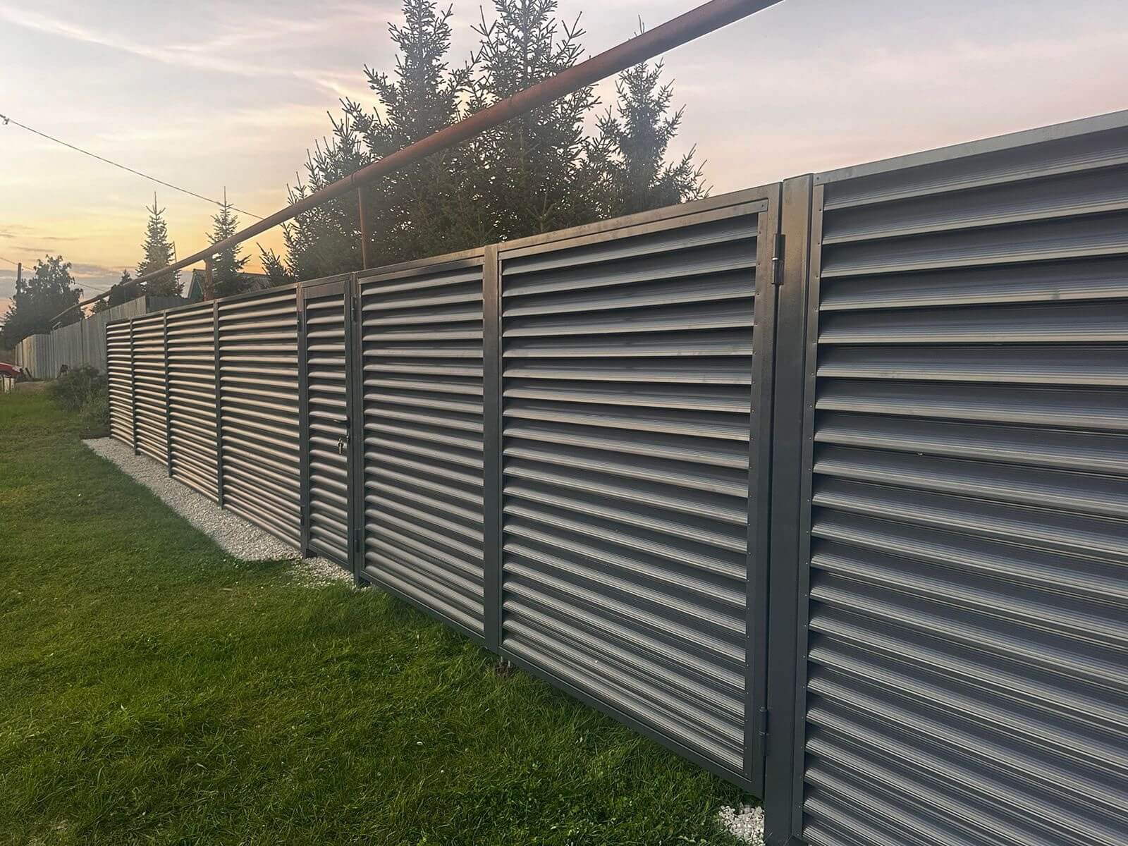 Забор из ламелей Еврожалюзи 26м RAL7024/7024 Серый Графит двусторонний в Тобольске