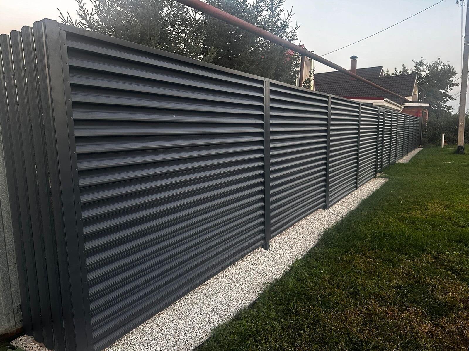 Забор из ламелей Еврожалюзи 26м RAL7024/7024 Серый Графит двусторонний фото 4 в Тобольске