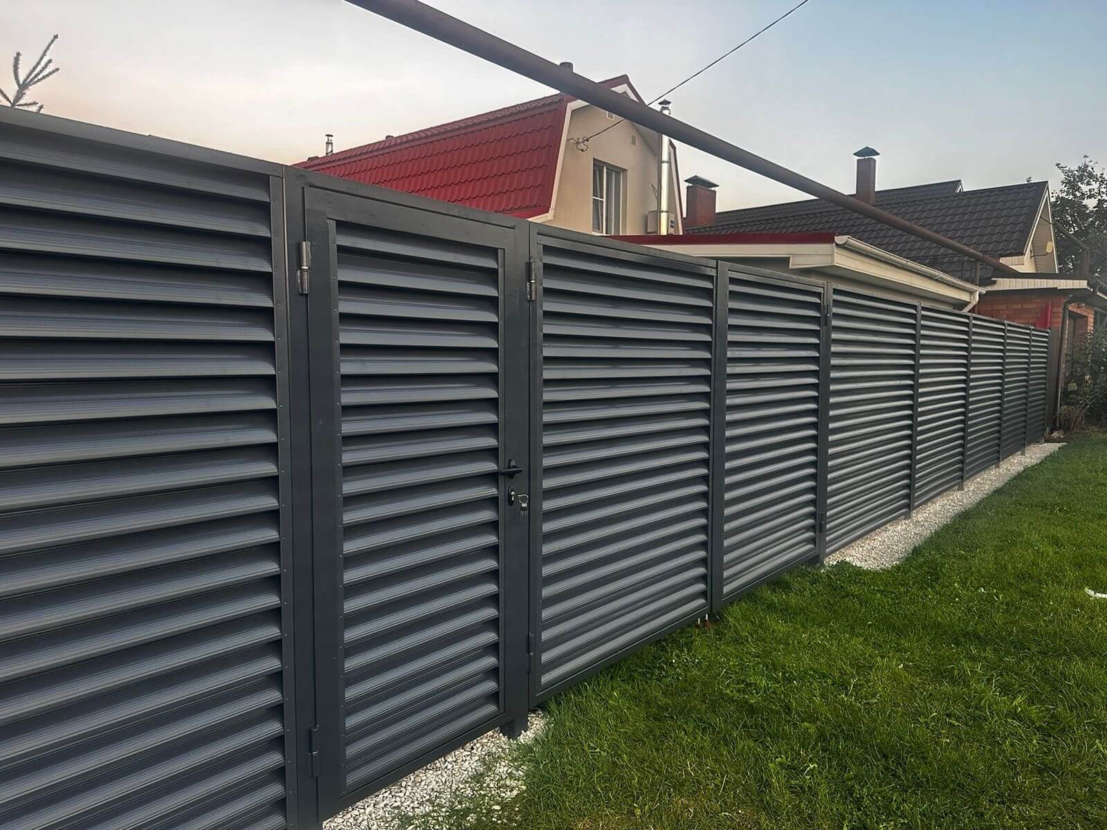 Забор из ламелей Еврожалюзи 26м RAL7024/7024 Серый Графит двусторонний фото 1 в Тобольске