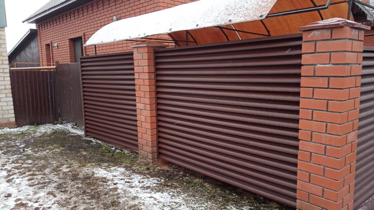 Забор из ламелей еврожалюзи 12м RAL8017/8017 Шоколад двусторонний МАТТЕ фото 4 в Тобольске