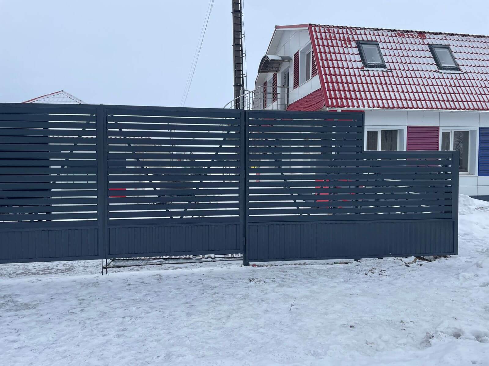 Забор-ранчо из металлического планкена 11м RAL7024 Серый Графит фото 1 в Тобольске