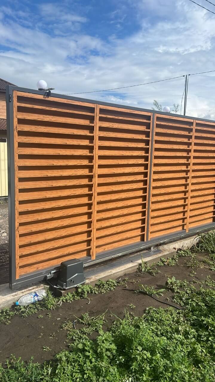 Забор-жалюзи из ламелей Хай-Тек 57м Кипарис 2xPrintech двусторонний фото 1 в Тобольске