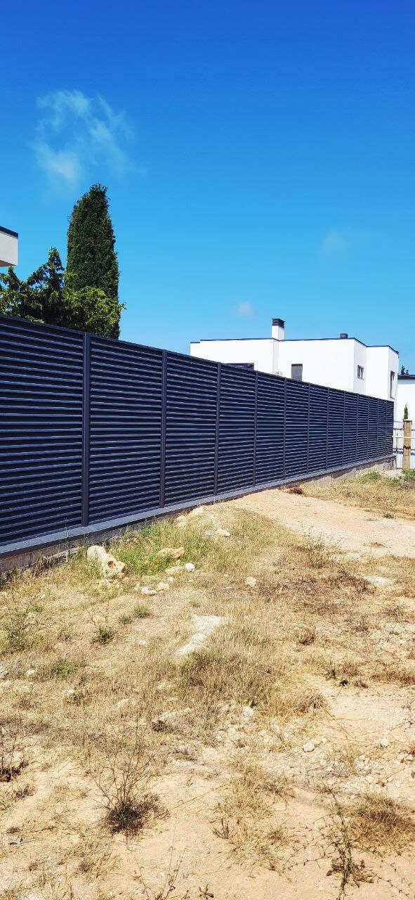 Забор-жалюзи 65м RAL7024/7024 Серый Графит МАТТЕ двусторонний фото 6 в Тобольске