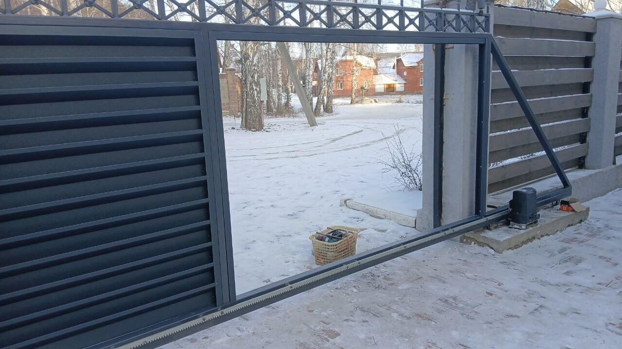 Входная группа из ламелей Хай-Тек RAL7024/7024 Серый Графит двусторонний МАТТЕ фото 10 в Тобольске