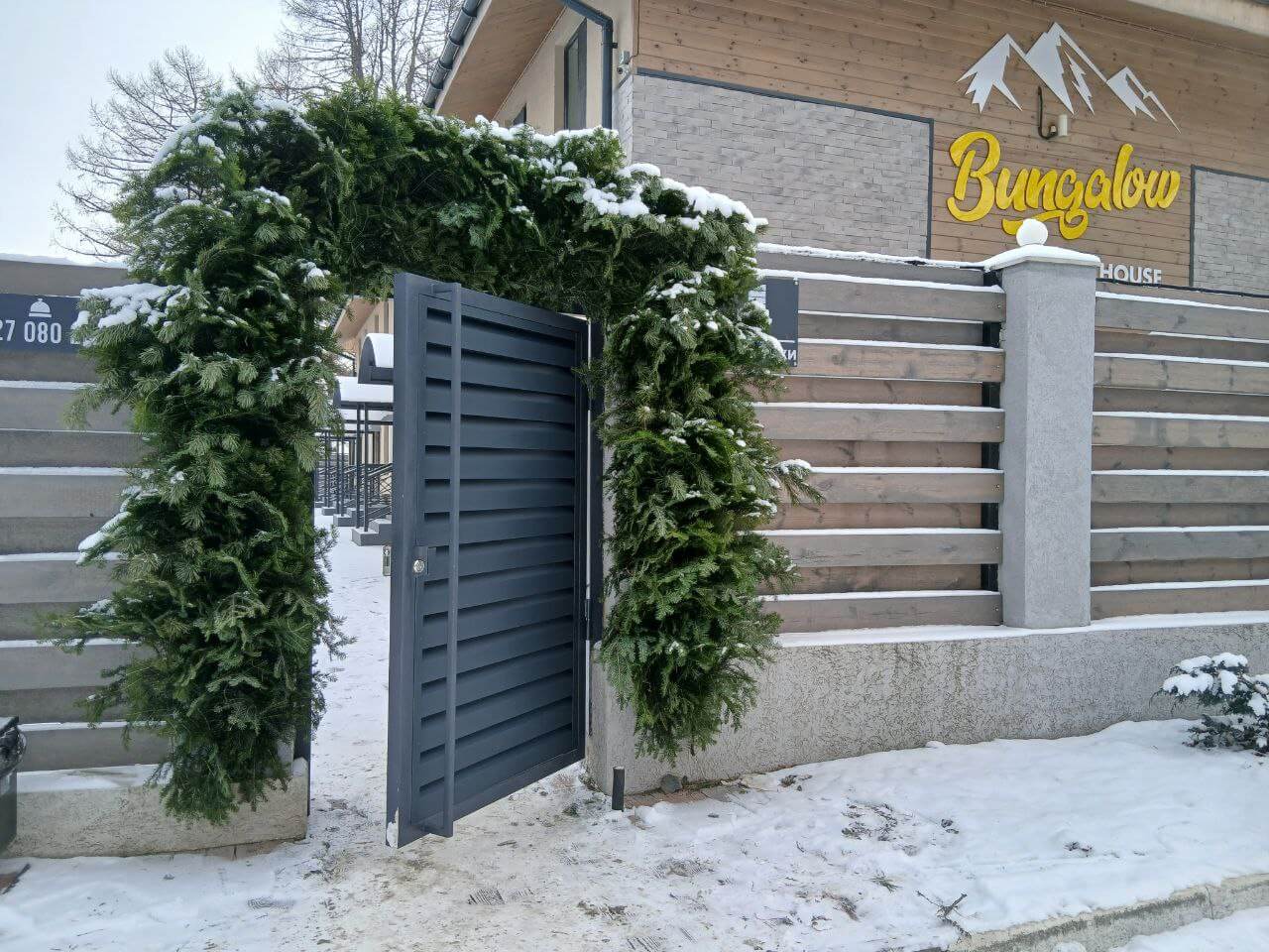 Входная группа из ламелей Хай-Тек RAL7024/7024 Серый Графит двусторонний МАТТЕ фото 15 в Тобольске