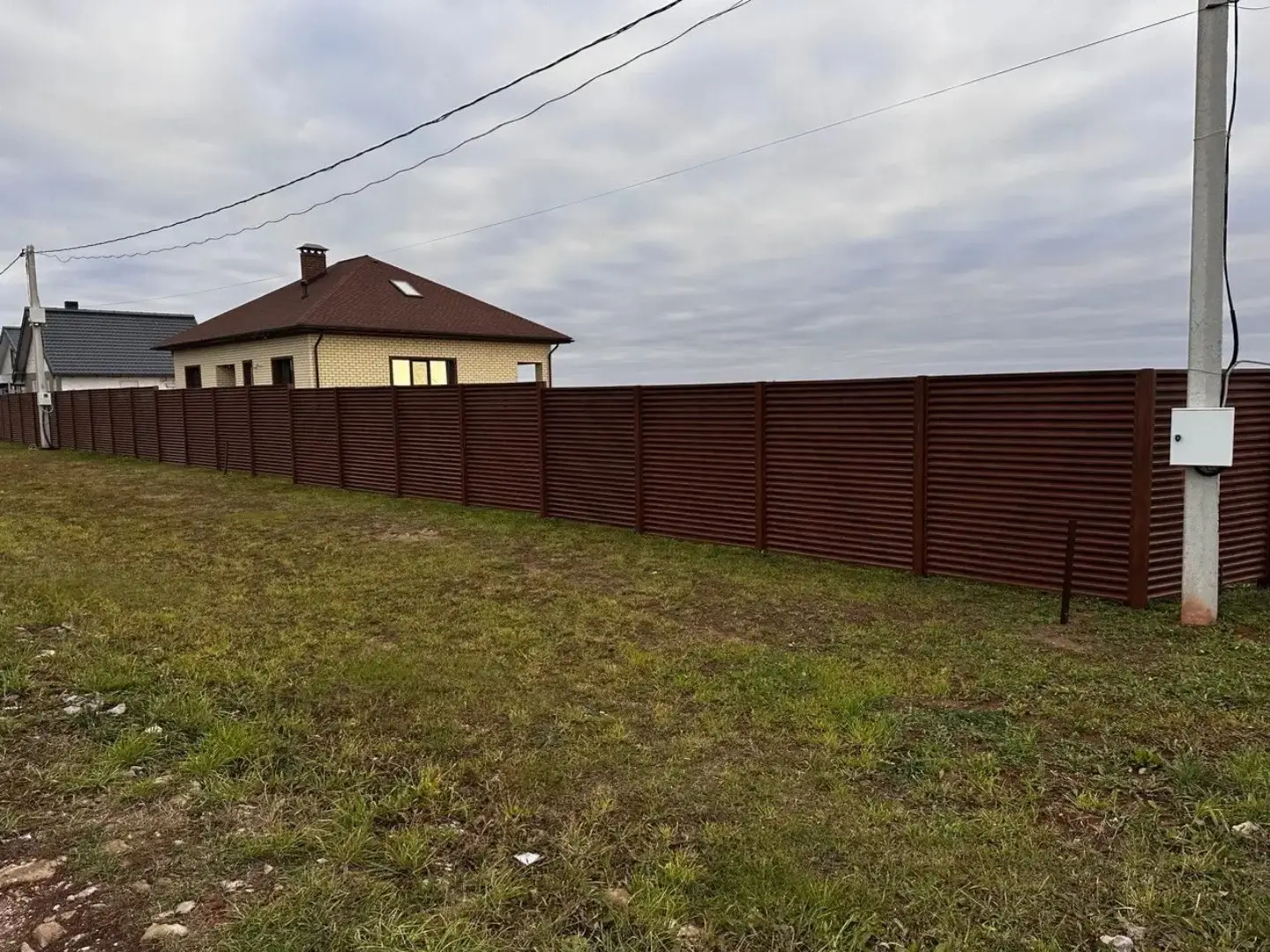 Забор-жалюзи из ламелей ЭКО-Z 58м Темный Дуб 3D Принтек фото 2 в Тобольске