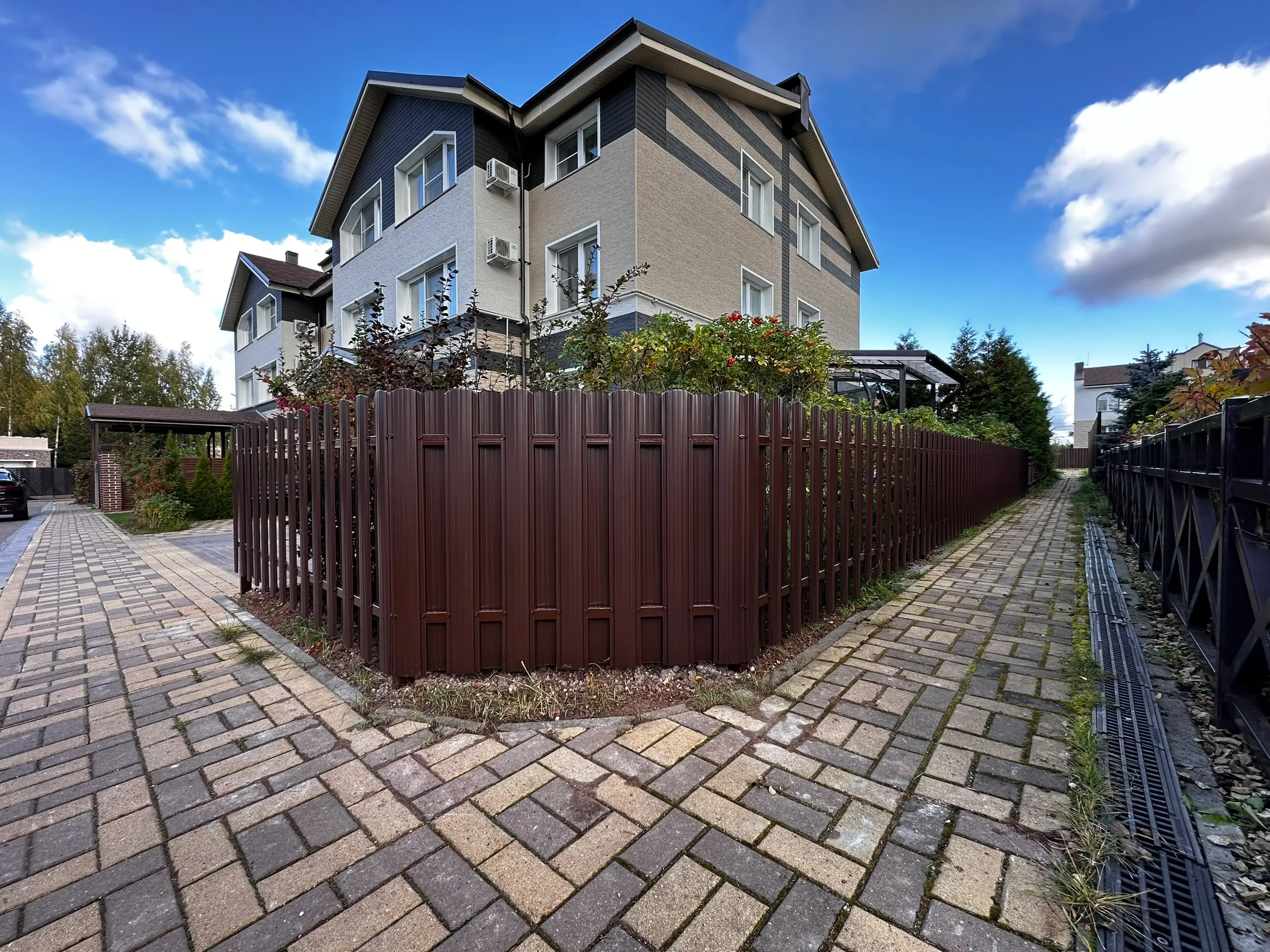 Заборчик из евроштакетника 18м RAL8017/8017 Шоколад двусторонний фото 1 в Тобольске